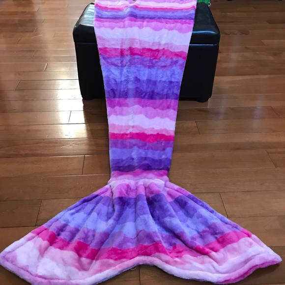 Kids Soft Fleece Mermaid Tail Blanket - Picture 2 of 4